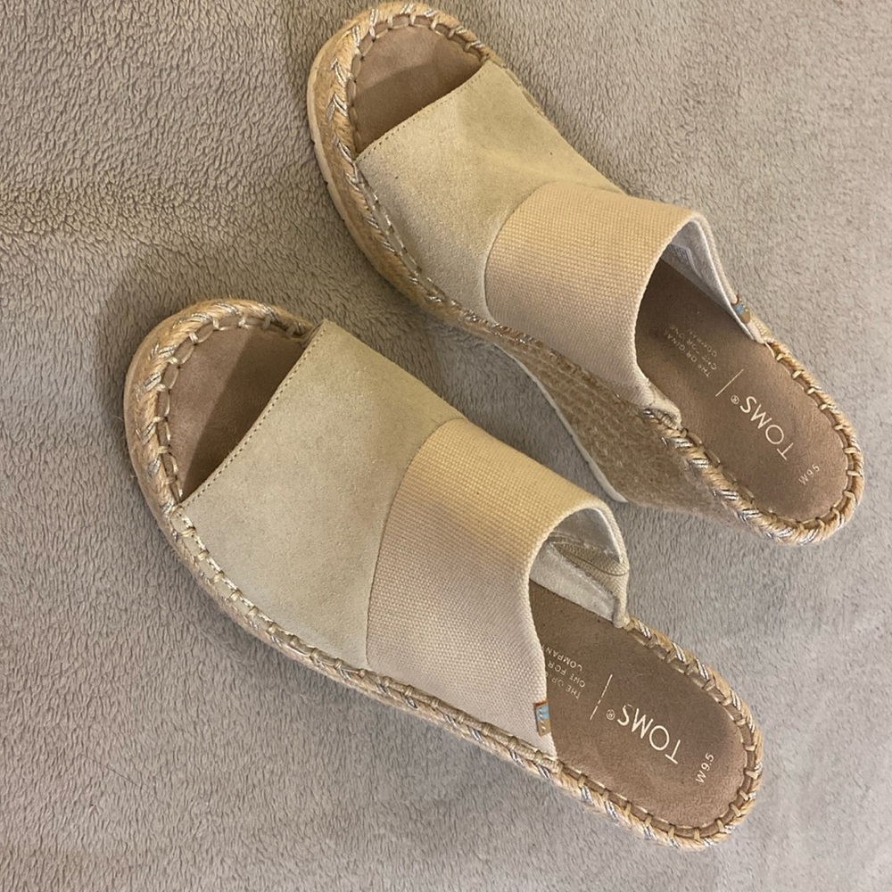 Toms wedges~9.5. SUPER cute!